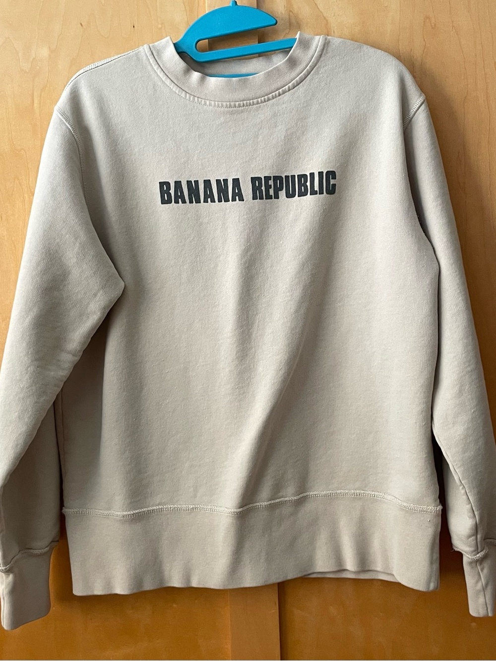 Banana Republic Men's Crewneck Sweatshirt in Beige with Black Logo